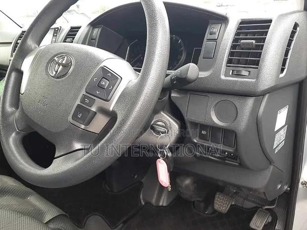 Toyota Hiace dx package key 2021