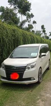 Toyota Noah x hybrid 2014 for sale