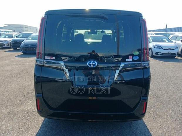 Toyota Esquire GI Premium 2020