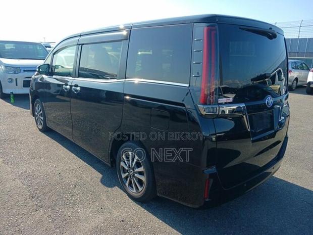 Toyota Esquire GI Premium 2020