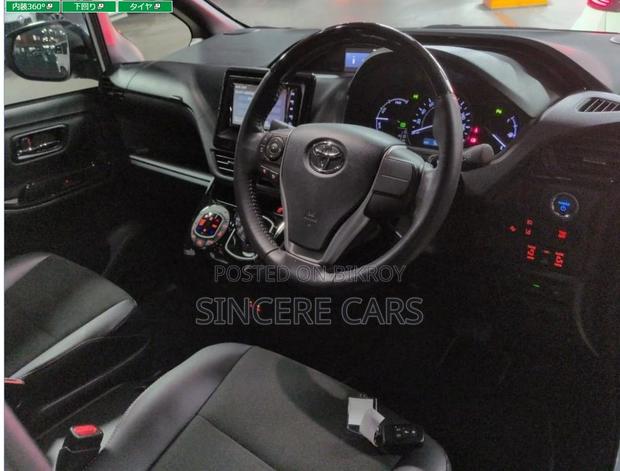 Toyota Noah SI WXB HYBRID 4.5 2021