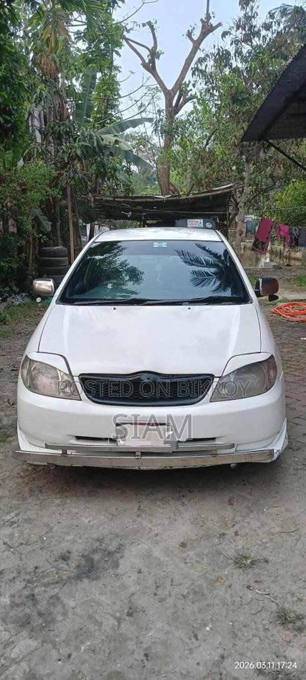 Toyota Corolla . 2001