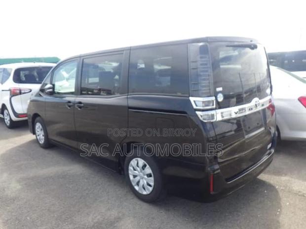 Toyota Voxy ZS non hybrid 2020