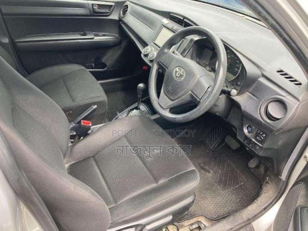Toyota Axio HYBRID 2020