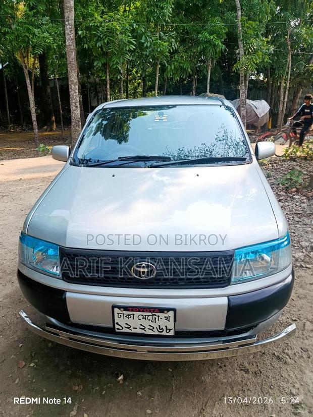 Toyota Probox . 2002