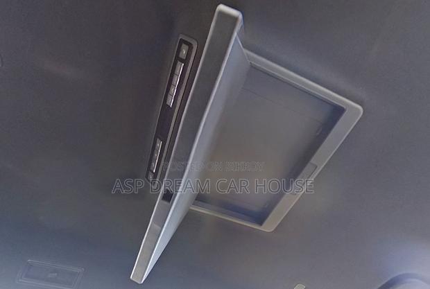 Toyota Noah S-Z Leg Rest 4.5 58k 2022