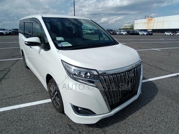 Toyota Esquire Non Hybrid Xi Pearl 2020