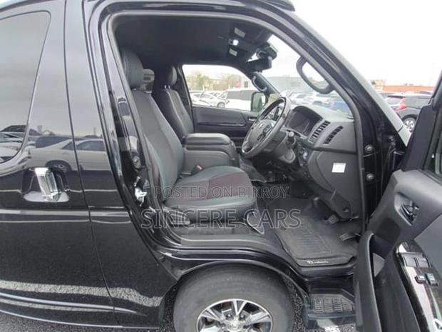 Toyota Hiace SUPER GL DARK PRIME 2021