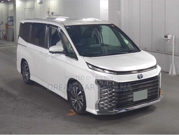 Toyota Voxy S-Z Full Option 2023 2026