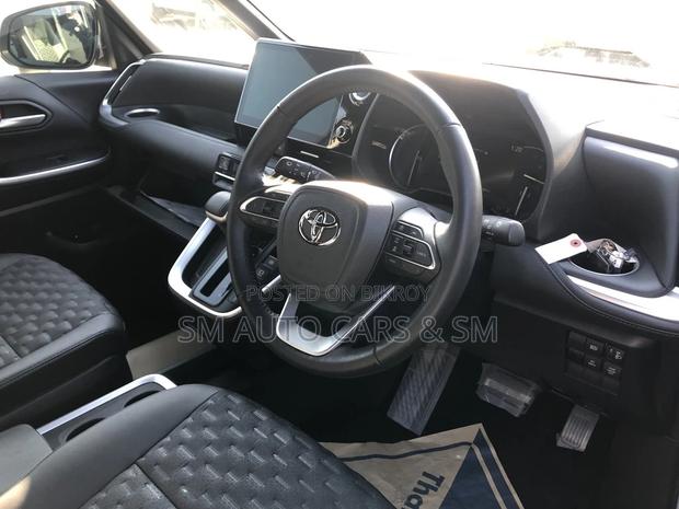 Toyota Voxy Hybrid SZ Pearl New 2022