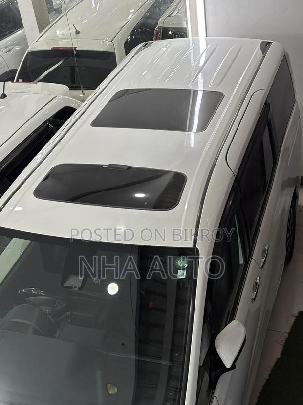 Toyota Esquire SUNROOF 2020