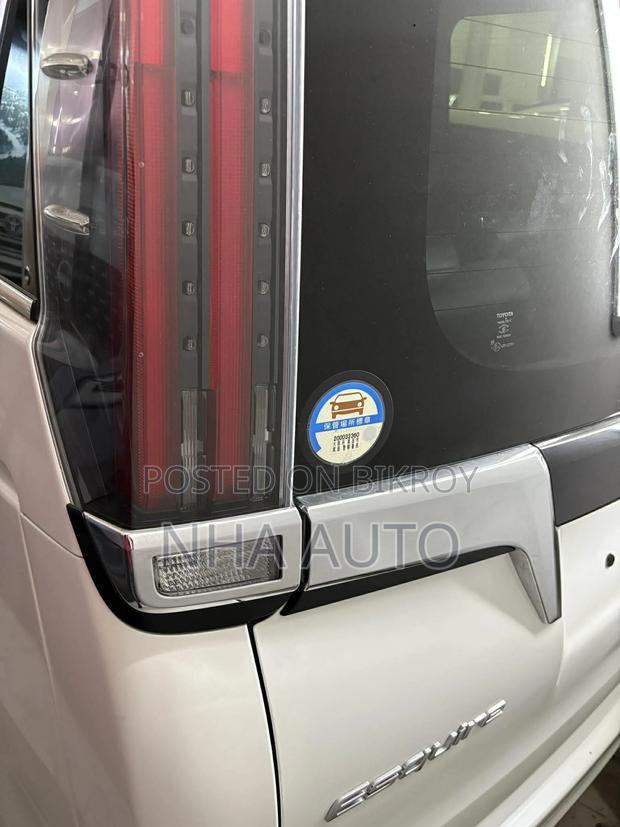 Toyota Esquire SUNROOF 2020