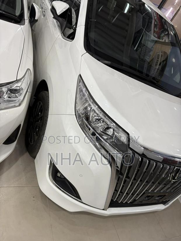 Toyota Esquire SUNROOF 2020