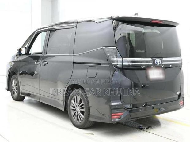 Toyota Voxy SG Hyb Black 2022