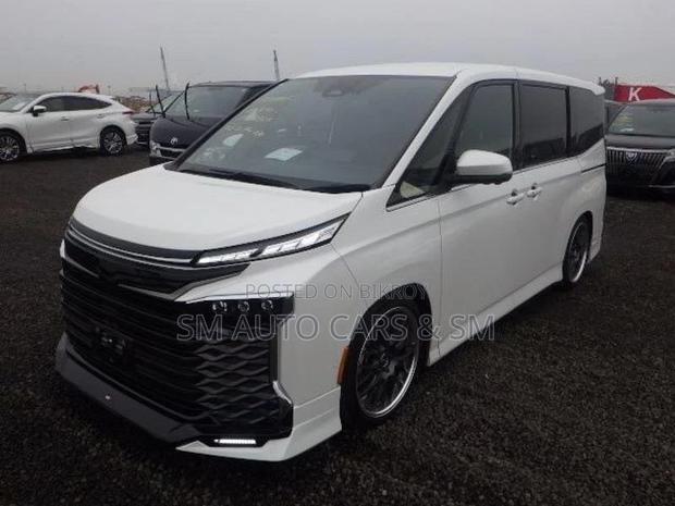 Toyota Voxy Hybrid SZ Pearl New 2023
