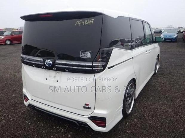 Toyota Voxy Hybrid SZ Pearl New 2023