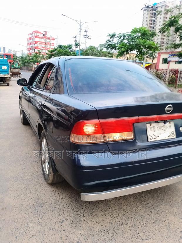 Nissan Sunny blue 2004