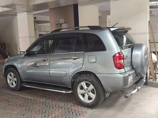 Toyota RAV4 ` 2005