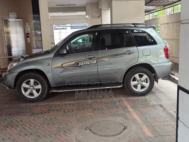 Toyota RAV4 ` 2005