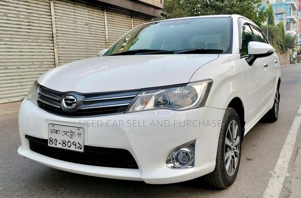 Toyota Axio badg interior 2015