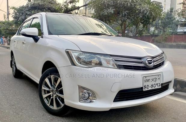 Toyota Axio badg interior 2015