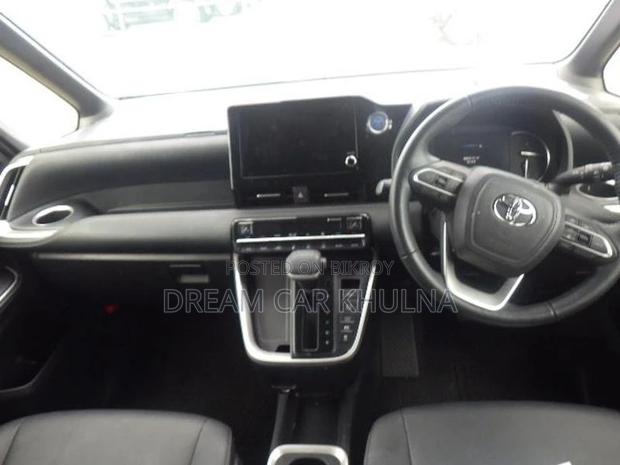 Toyota Noah S-Z Leg Rest 2022