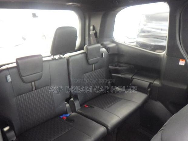 Toyota Noah S-Z Leg Rest 2022