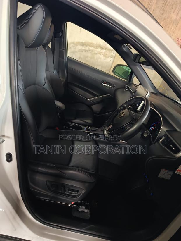 Toyota Corolla Cross Hybrid-Z-Leather. 2021