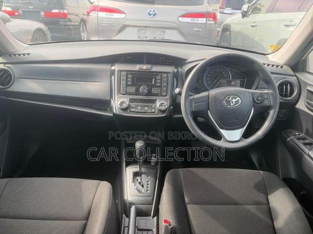 Toyota Axio EX HYBRID 2022