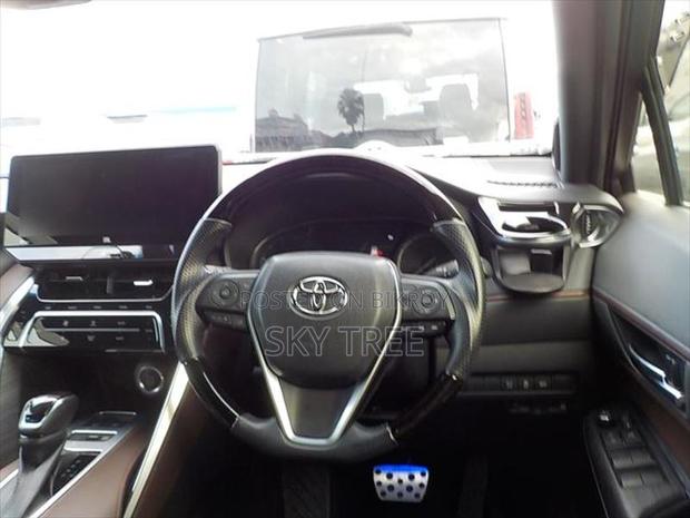 Toyota Harrier Z Pack. 2021