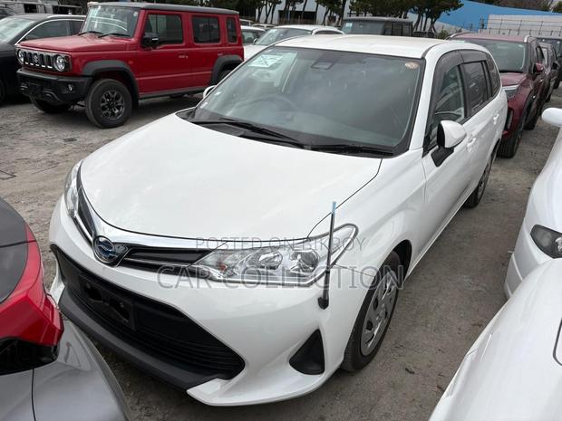 Toyota Fielder 2021