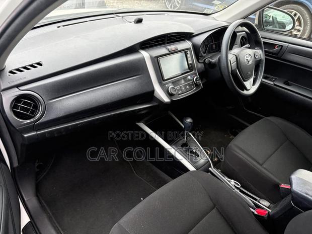 Toyota Fielder 2021