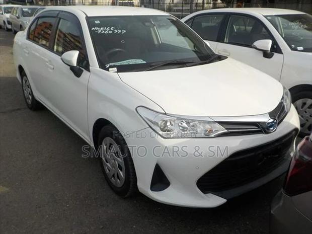 Toyota Axio Hybrid EX White 2021