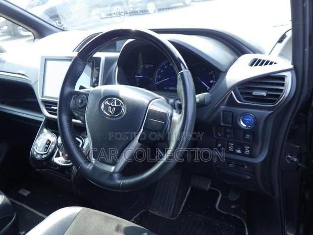 Toyota Esquire 2021