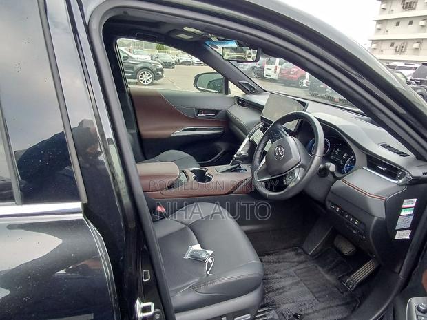 Toyota Harrier Hybrid 2021