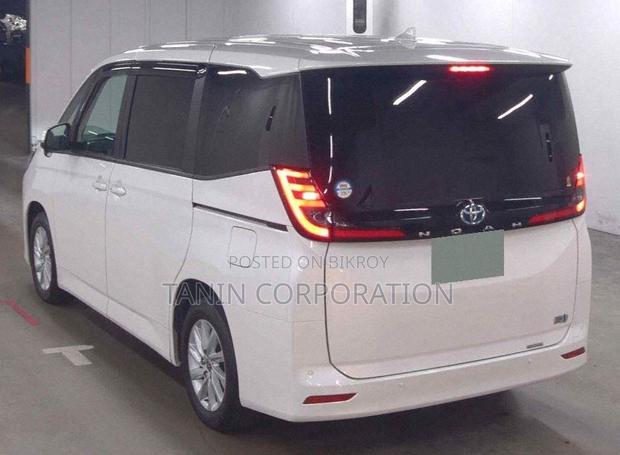 Toyota Noah Hybrid G 2 Door PW 2022