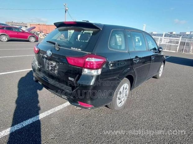 Toyota Fielder Ex edition Hyb 2022