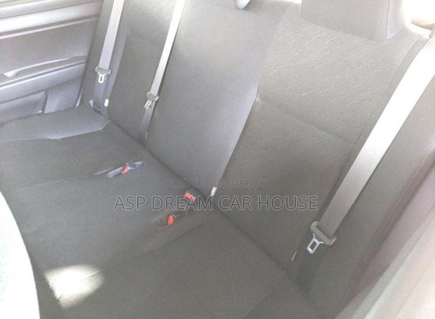 Toyota Axio Ex Hybrid white 2021