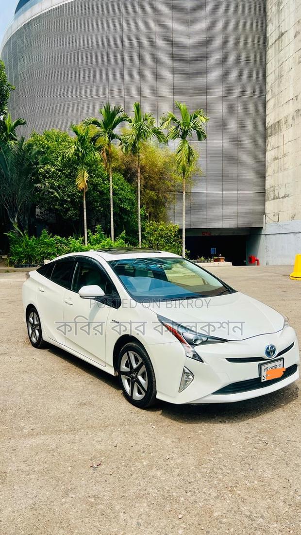 Toyota Prius sun roof 2016