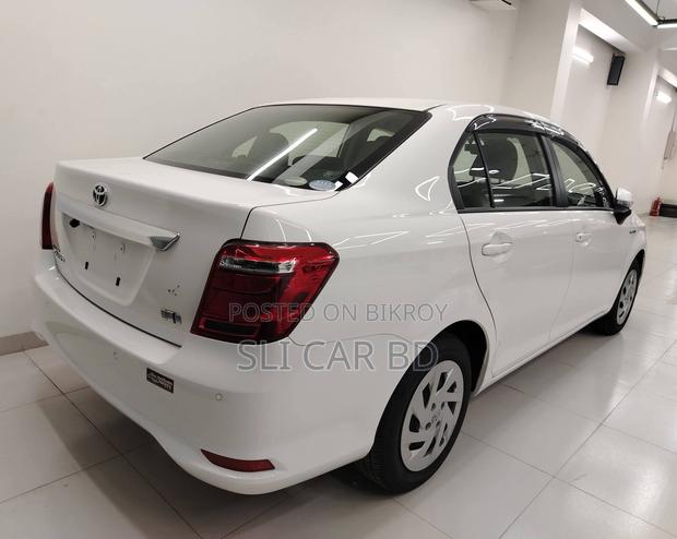 Toyota Axio HYBRID 2020