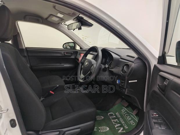 Toyota Axio HYBRID 2020