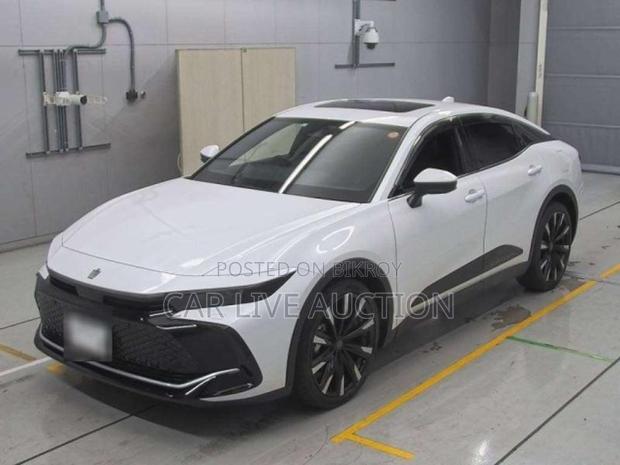 Toyota Crown Hybrid RS 2022