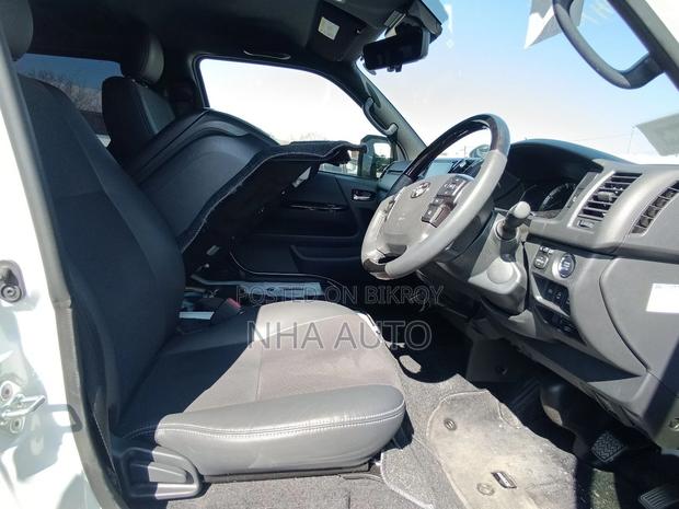 Toyota Hiace SUPER GL 2023