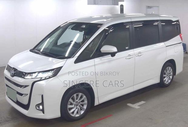Toyota Noah G HYB 2 PWR DOOR 2022