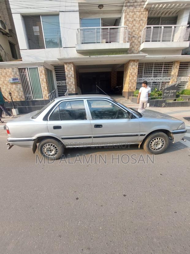 Toyota Corolla 90 Xe Saloon 1990