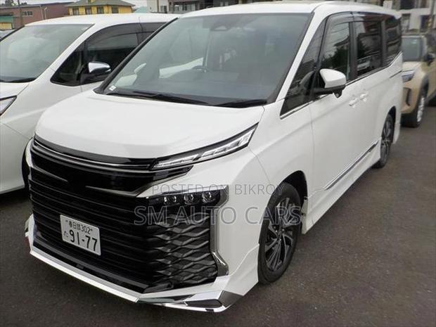 Toyota Voxy Hybrid SZ Pearl New 2022