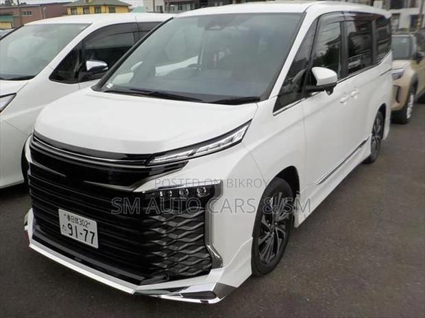 Toyota Voxy Hybrid SZ Pearl New 2022