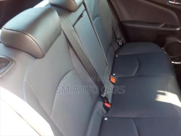 Toyota Prius S Touring Selection 2021