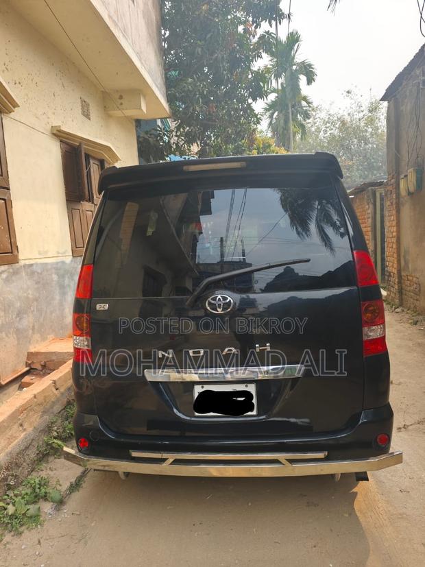 Toyota Noah 2002