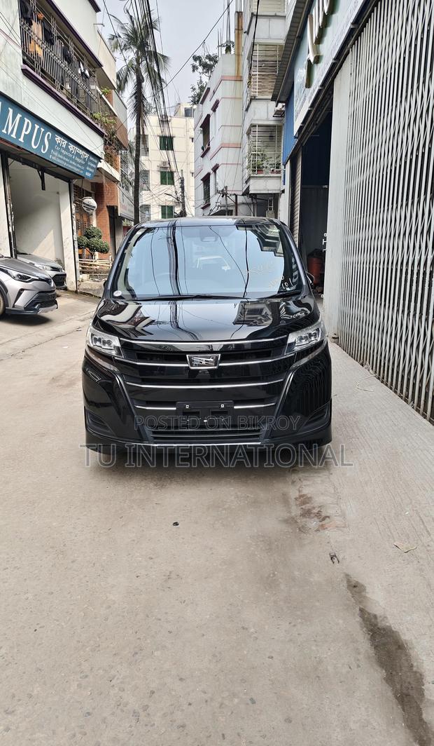 Toyota Noah x package 2020